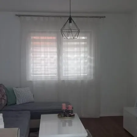 Cozy And Charming Apt. Szarajevó